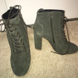 Steve Madden Macy olive suede boots 6.5